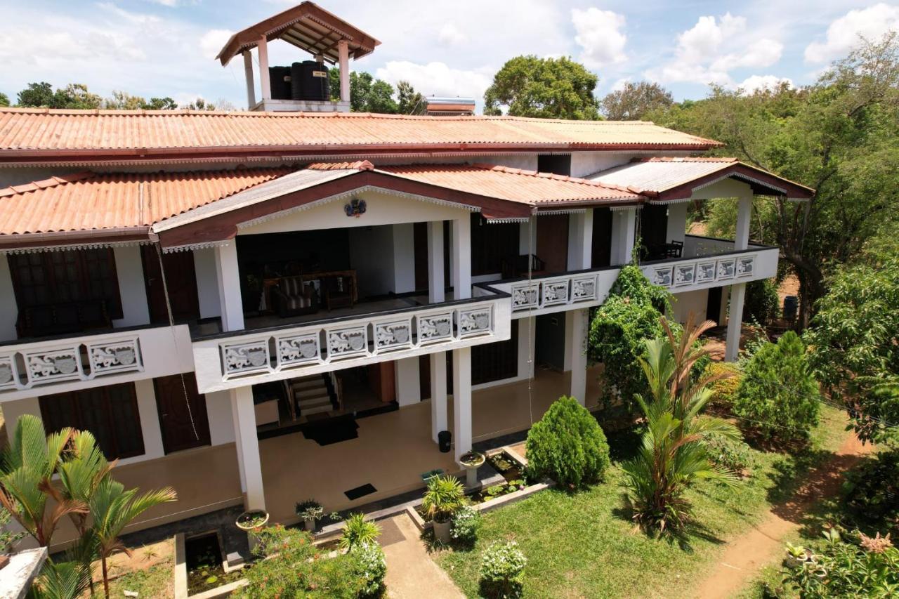 Sigiriya Sun Shine Villa Buitenkant foto