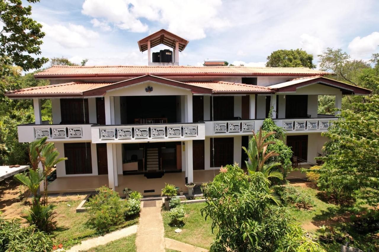 Sigiriya Sun Shine Villa Buitenkant foto